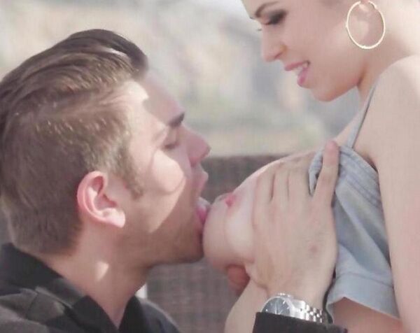 Занялись сексом на романтическом свидании