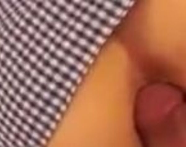 Дочка без трусов удовлетворяет отца в спальне