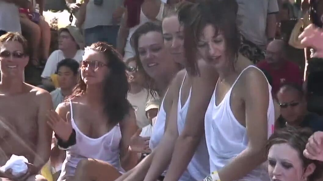 Үлкен сиськи бар мастық видео