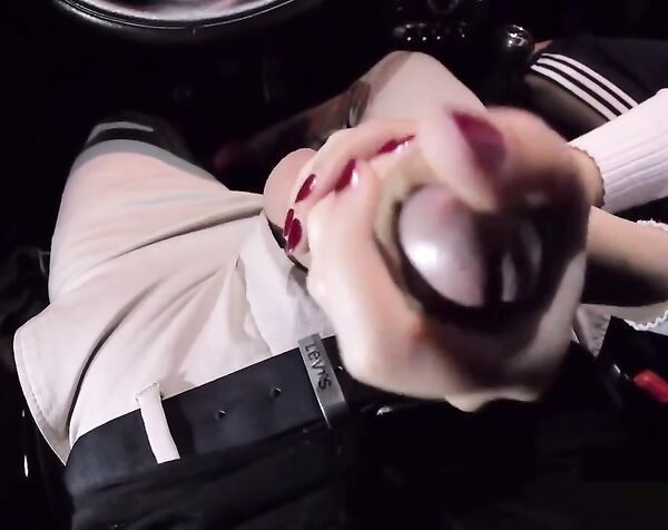 Ебусь с черлидершей в машине