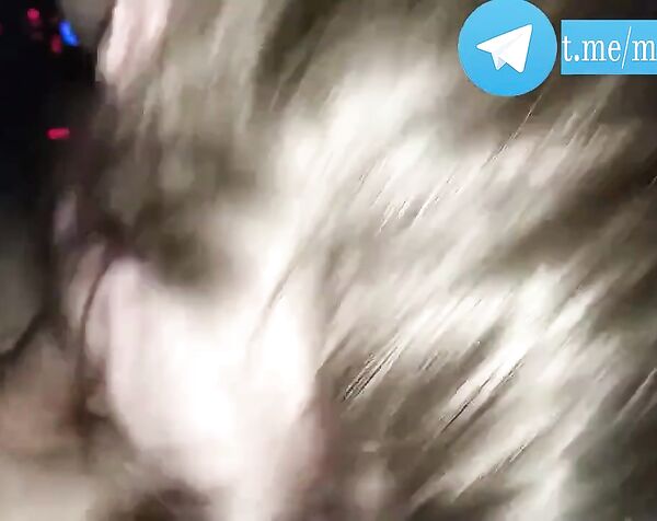 Шлюшка в сексуальных чулках