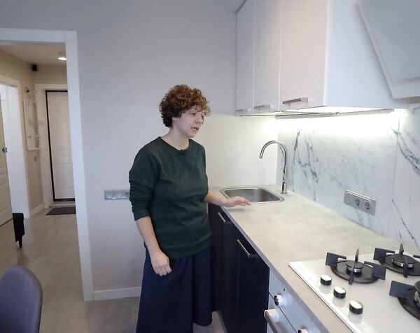 Эту однушку в хрущевке теперь не узнать! Без перепланировки дизайнер предусмотрела ВСЕ для жизни, получился легкий интерьер