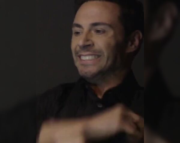 CFNF-отрывок из телесериала – одетая госпожа связывает покорную голую девушку и доминирует над ней