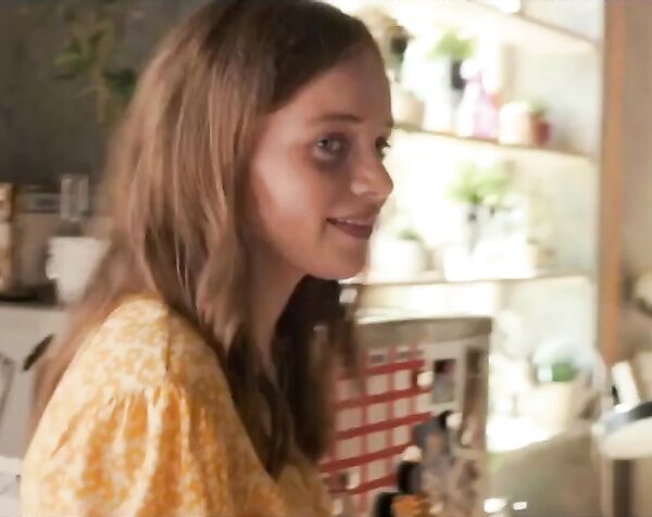 Луна Ведлер , Каро Культ - Биохакеры / Luna Wedler , Caro Cult - Biohackers ( 2020 )