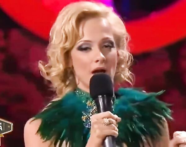 Секс бомба Полина Максимова