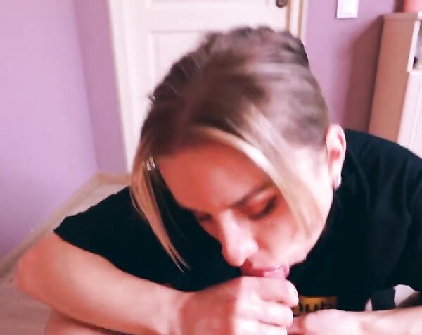 Эта девушка обожает мою сперму