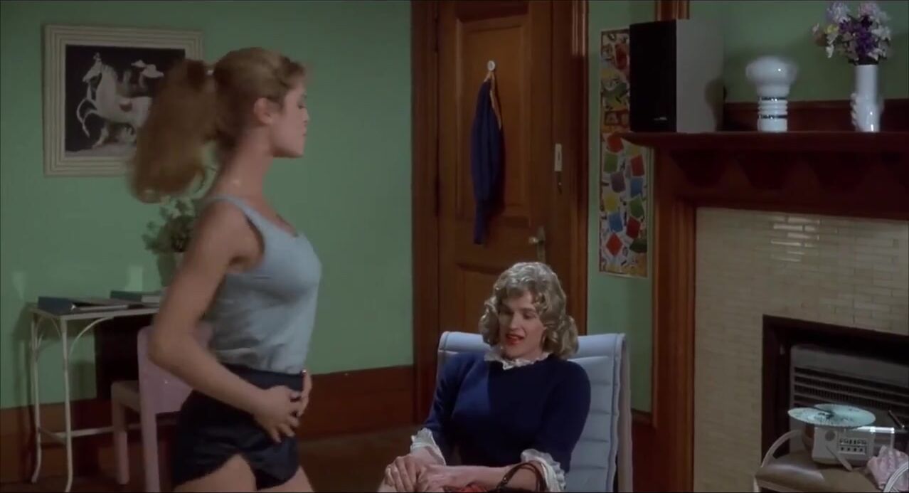 Жігіттер әйелдердің іш киімімен