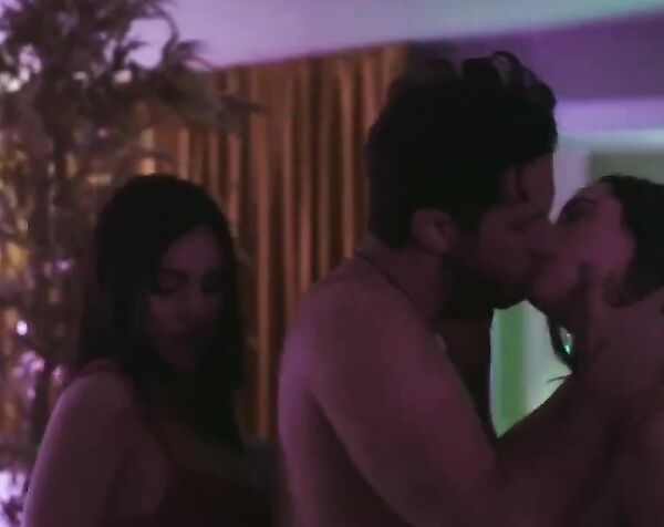 Маримар Вега , Мэриел Молино , Фабиола Кампоманес - Игры ключей / Marimar Vega , Mariel Molino , Fabiola Campomanes - El Juego d