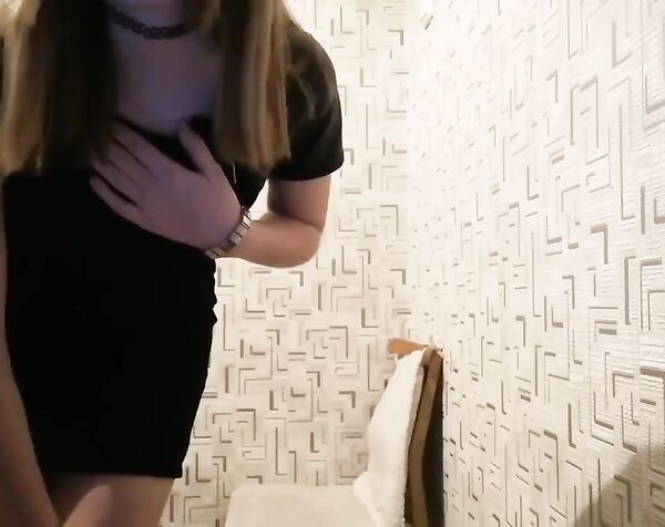 JEANNE эротично потанцевала в вечернем платье