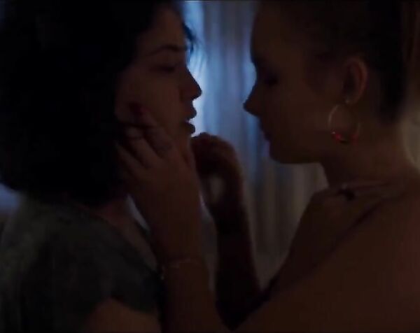 Оливия ДеДжонг , Гитанджали Тхапа - Бродячие куклы / Olivia DeJonge , Geetanjali Thapa - Stray Dolls ( 2020 )