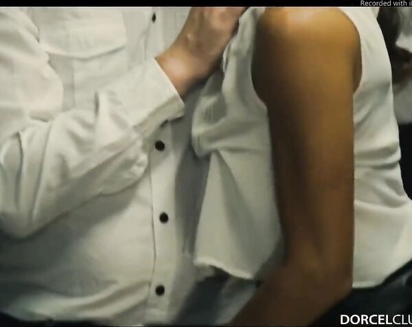 Страстная жена трахается с двумя мужиками в кинотеатре на глазах у мужа, мстить мужу за измену, кончили сперму на сиськи, куколд