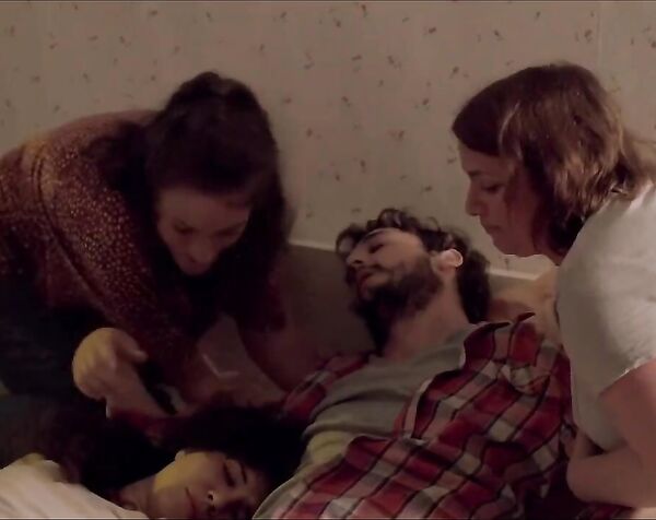 София Мануша , Лор Милле / Sofia Manousha , Laure Millet - Nana et les filles du bord de mer ( 2020 )