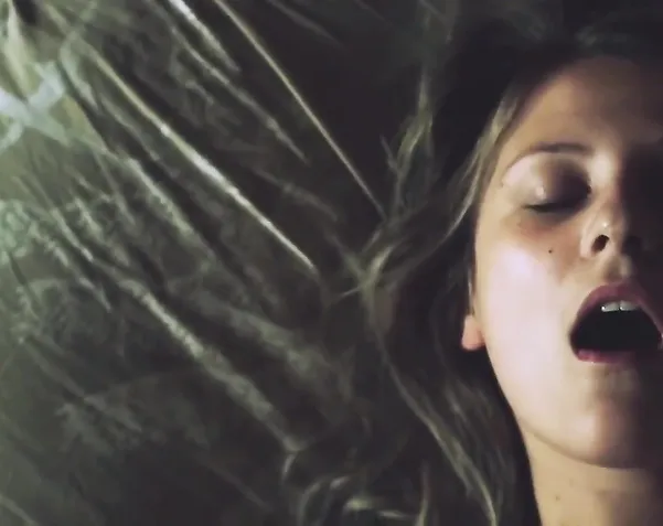 Жігіттердің доптарын тартып жатқан орыс балапандарын онлайн көру. Омбыдағы БДСМ