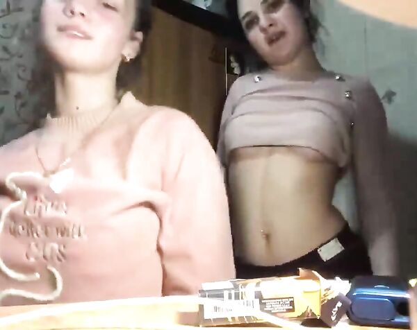 Stervochka эротическая вписка подружек перед камерой