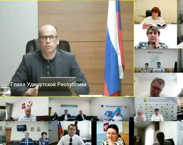 Онлайн: аппаратное совещание под председательством главы Удмуртии Александра Бречалова