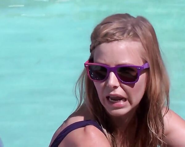 Фрида Фаррелл , АрианаФрида Фаррелл , Ариана Мадикс , Анеа Хамберг , Патрис Холлис , Карла Чирон де ла Касиньере , Каролин Фигс